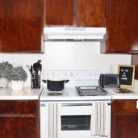 Chic Boho Cottage -Self Check In, Fully Furnished, & Free Parking Houston Exteriér fotografie
